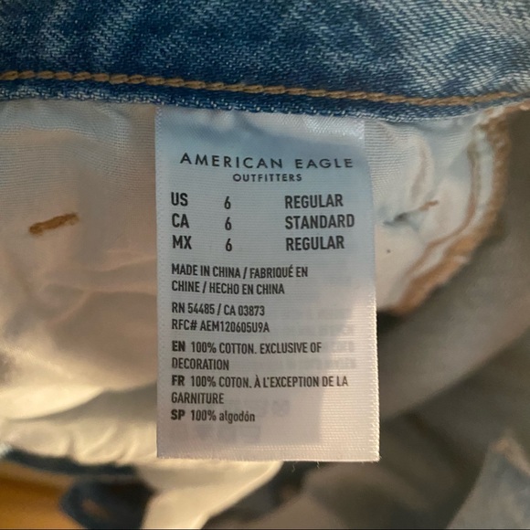 AE Relaxed Mom Jean - Picture 4 of 5